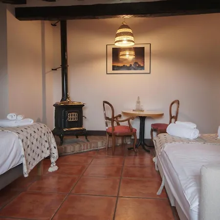 Casa 'ohana Bed & Breakfast